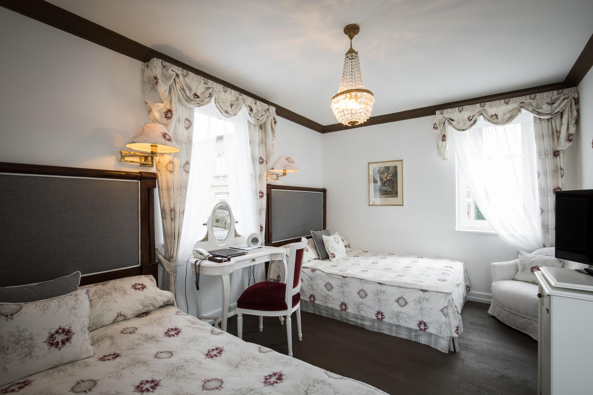 Hotel Belle Epoque